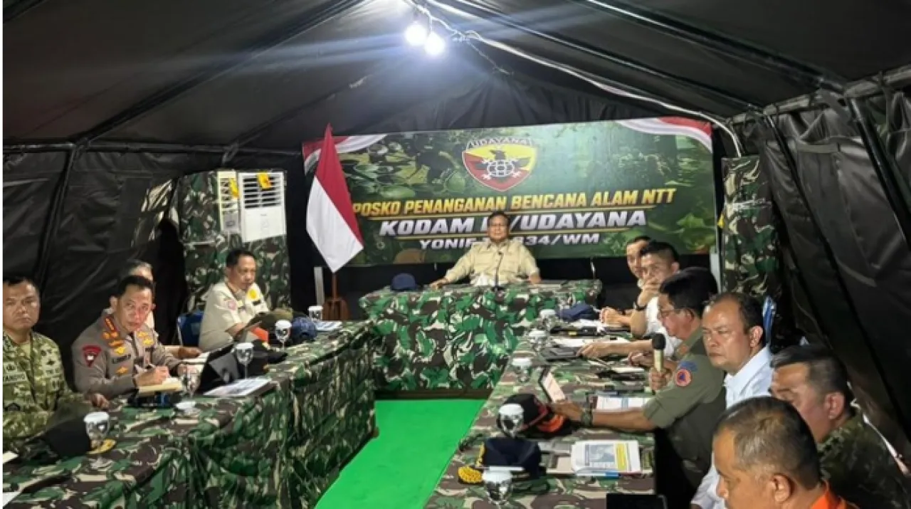 Tiba di Nagekeo NTT, Prabowo Pimpin Rapat Penanganan Pascagempa di Tenda — Nasional